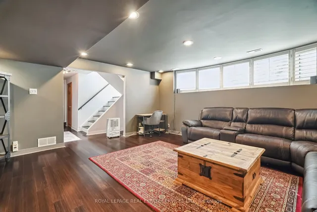 Additional image 16 of 1284 Elgin Cres