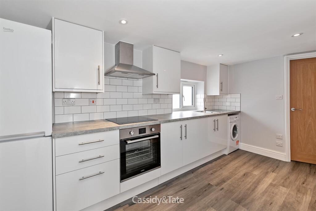 Additional image 19 of Victoria Road, Harpenden