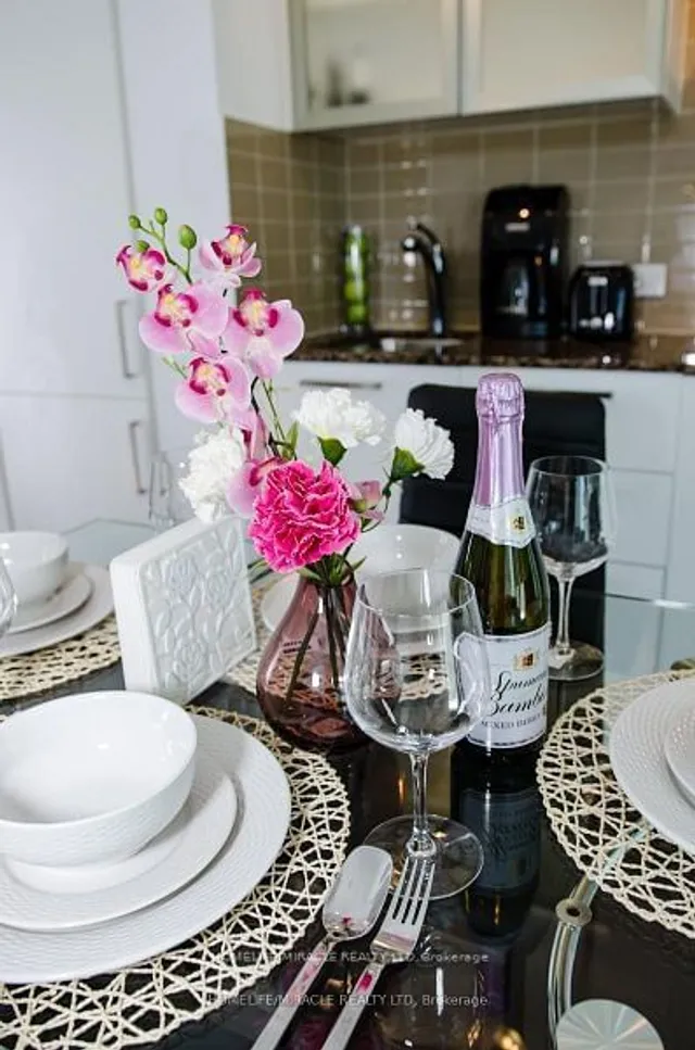 Additional image 20 of 12 York St Unit 3605