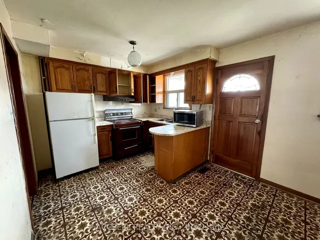 Additional image 9 of 684 Manning Ave