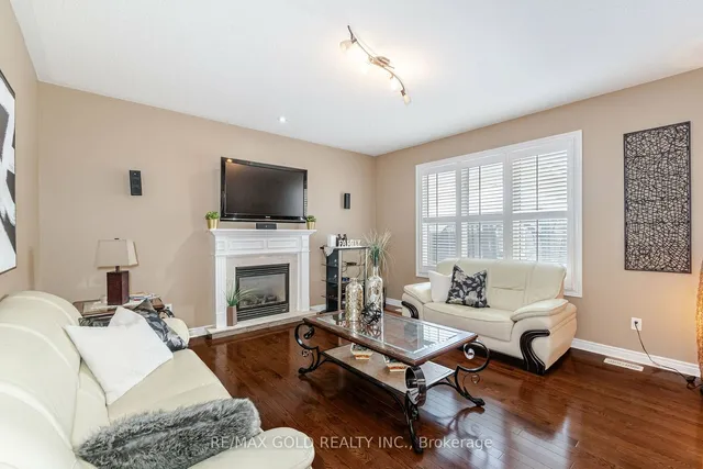 Additional image 15 of 36 Quatro Cres