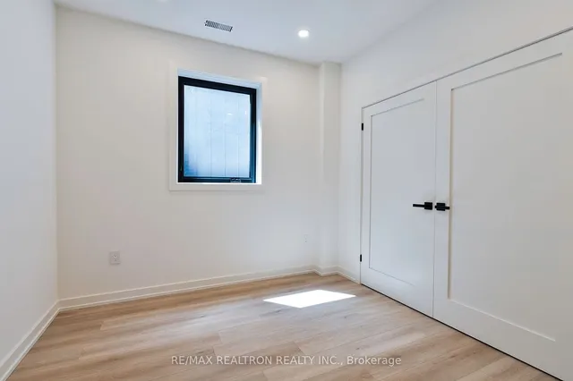 Additional image 34 of 53 Alameda Ave