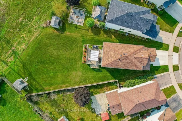 Additional image 38 of 128 Henhoeffer Cres