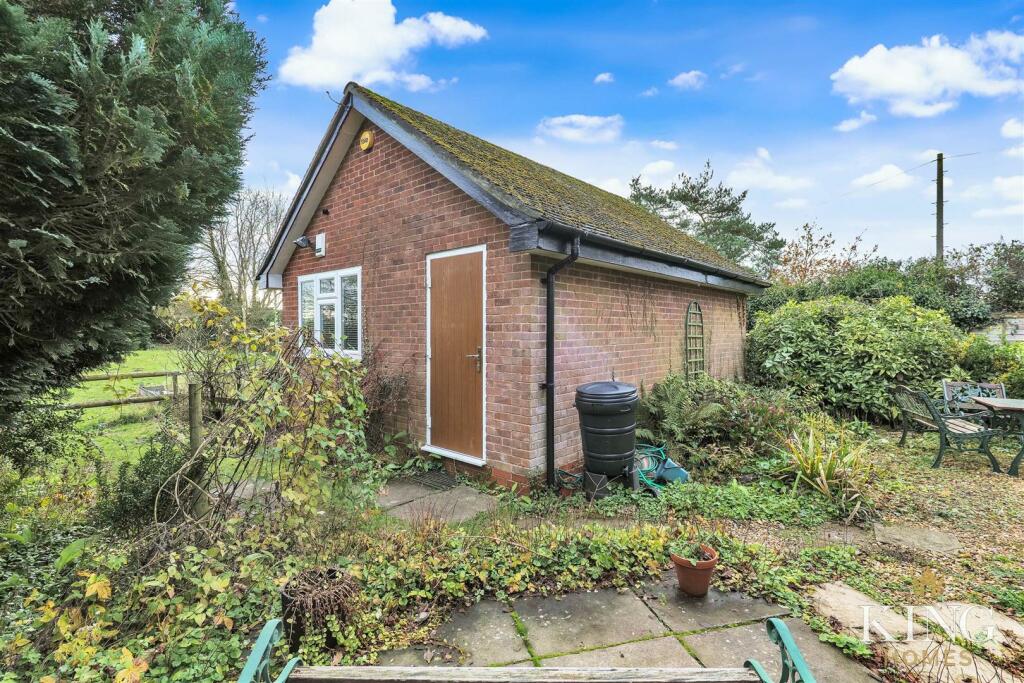 Additional image 22 of Evesham Road, Weethley, Alcester