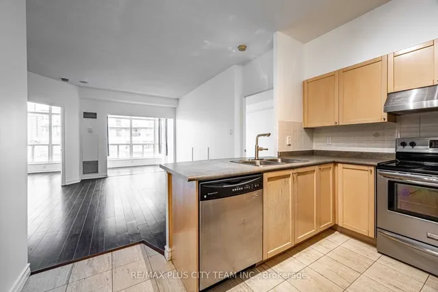 Additional image 3 of 600 Queens Quay Unit SPH07