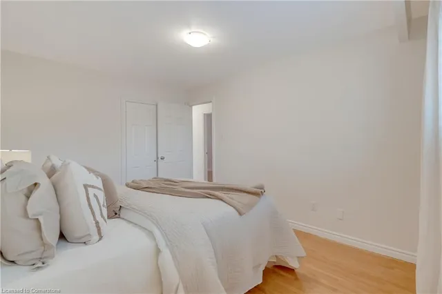 Additional image 25 of 15 Laurendale Ave