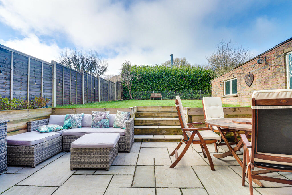 Additional image 18 of Springfield Crescent, Harpenden, Hertfordshire, AL5