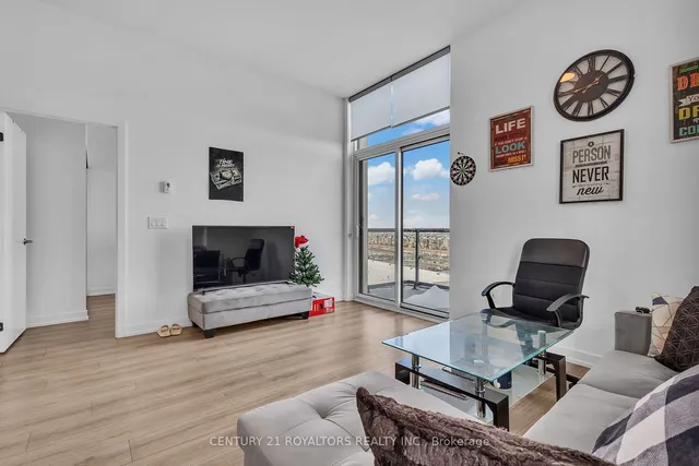 Additional image 9 of 10 Lagerfeld Dr