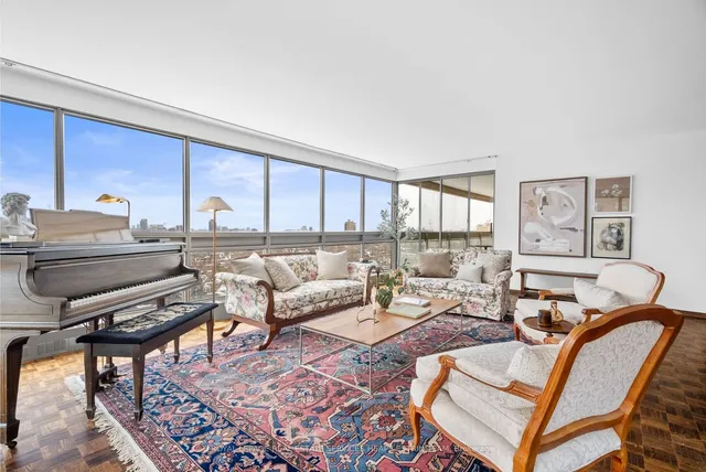 Additional image 7 of 61 St. Clair Ave Unit 1208