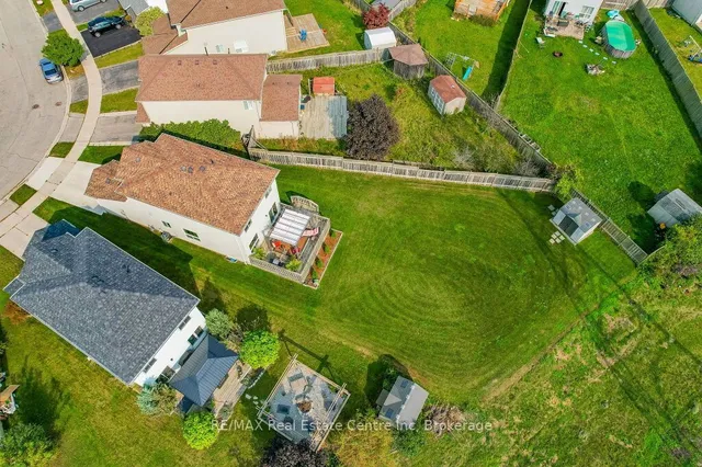 Additional image 40 of 128 Henhoeffer Cres