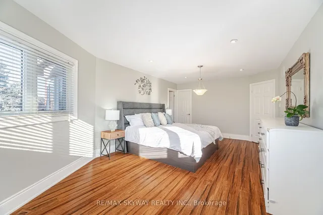 Additional image 19 of 122 Valonia Dr