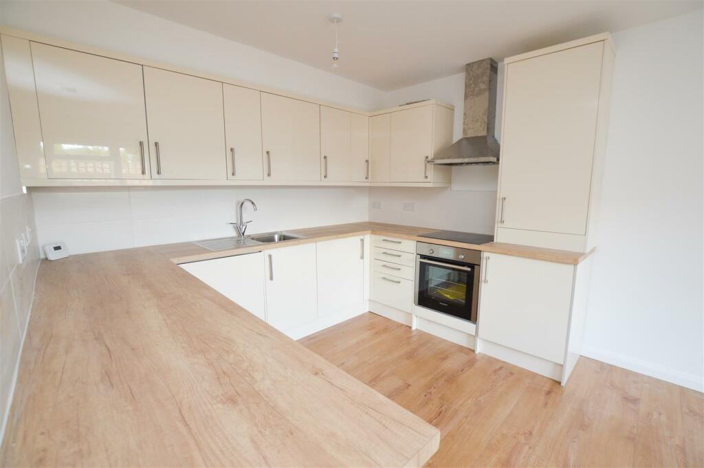 Additional image 3 of High Street, London Colney