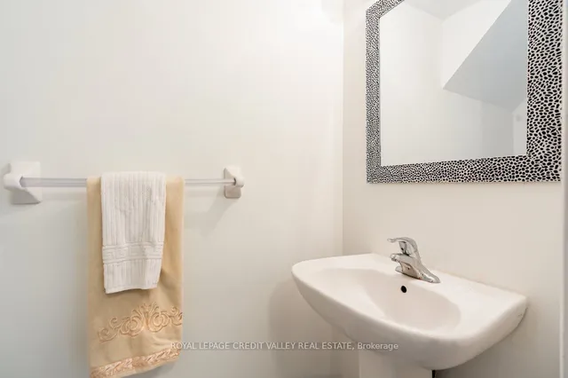 Additional image 11 of 200 Veterans Dr Unit 6