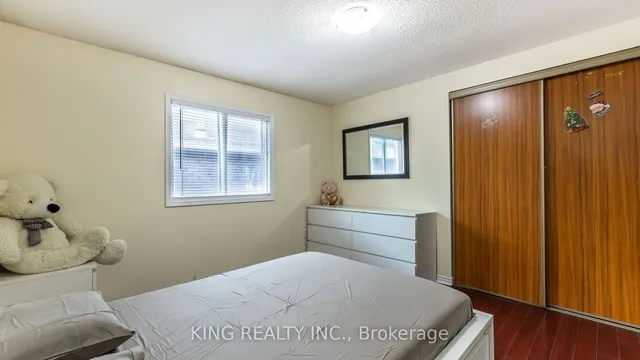 Additional image 21 of 8 Hummingbird Crt