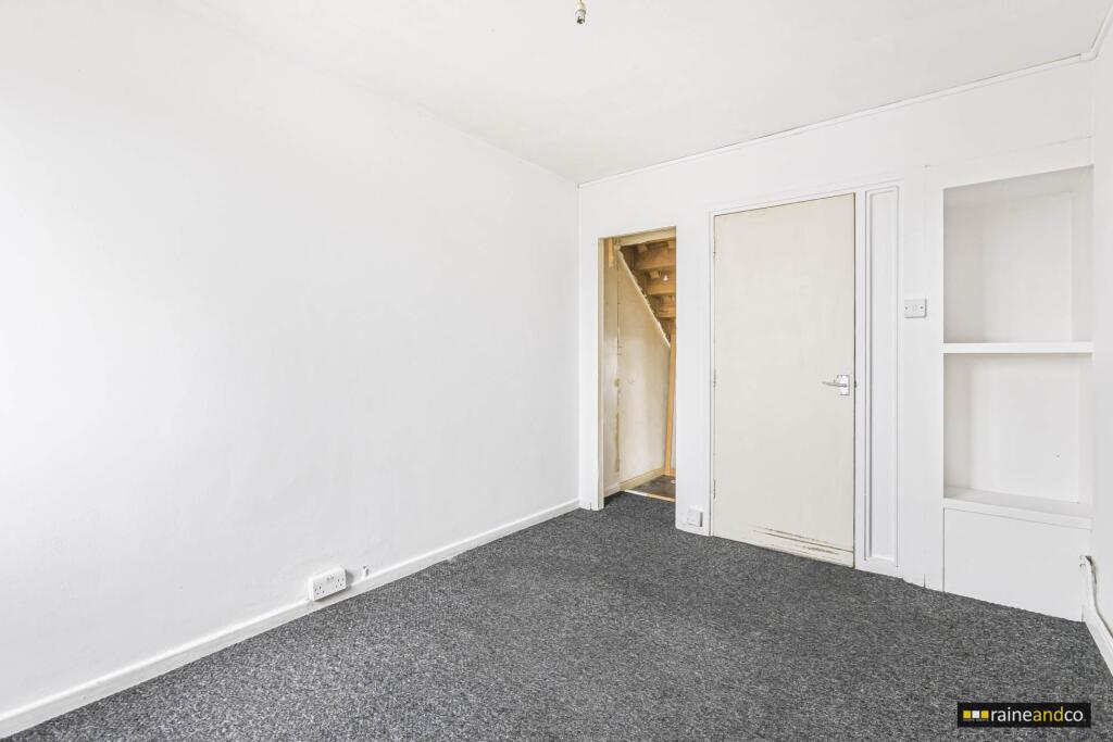 Additional image 11 of White Lion House, Town Centre