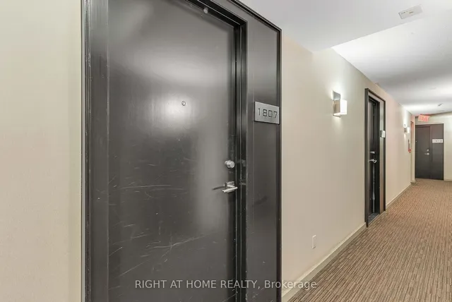 Additional image 8 of 231 Fort York Blvd Unit 1807