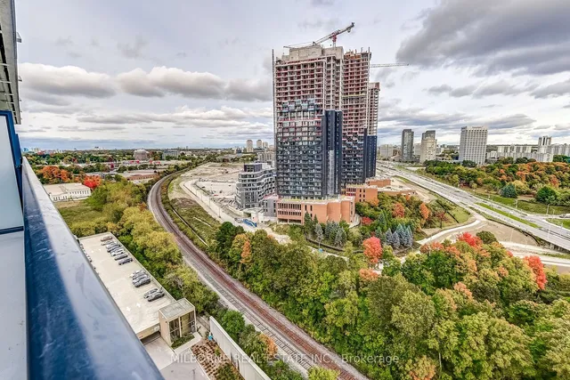 Additional image 27 of 30 Inn On The Park Dr Unit 1607