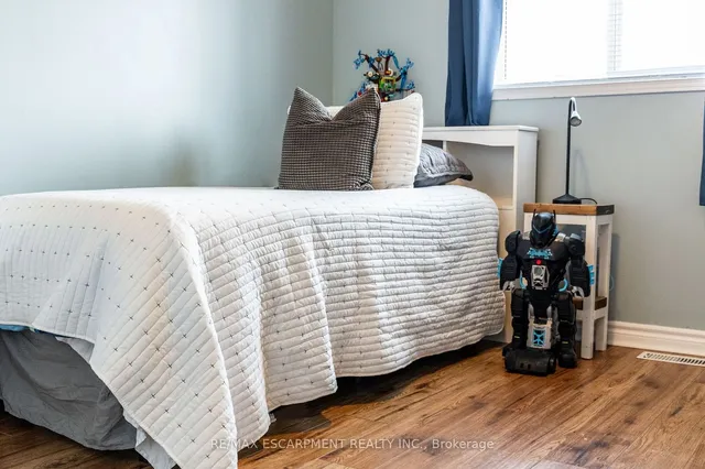 Additional image 21 of 17 Archer Way