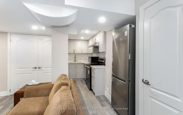 Additional image 34 of 949 logan Dr