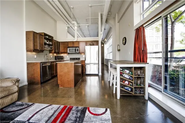 Additional image 23 of 404 King St Unit 102