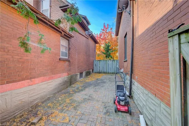 Additional image 42 of 50 Park St