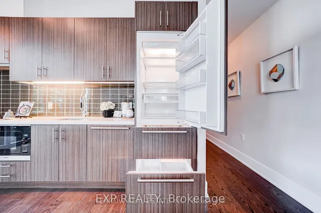 Additional image 24 of 39 Queens Quay Unit 101