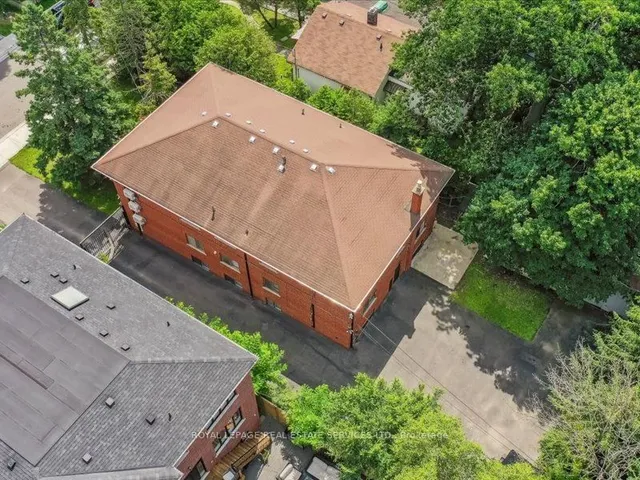 Additional image 37 of 18 Thirty Third St