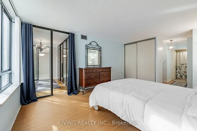 Additional image 11 of 280 Simcoe St Unit 308