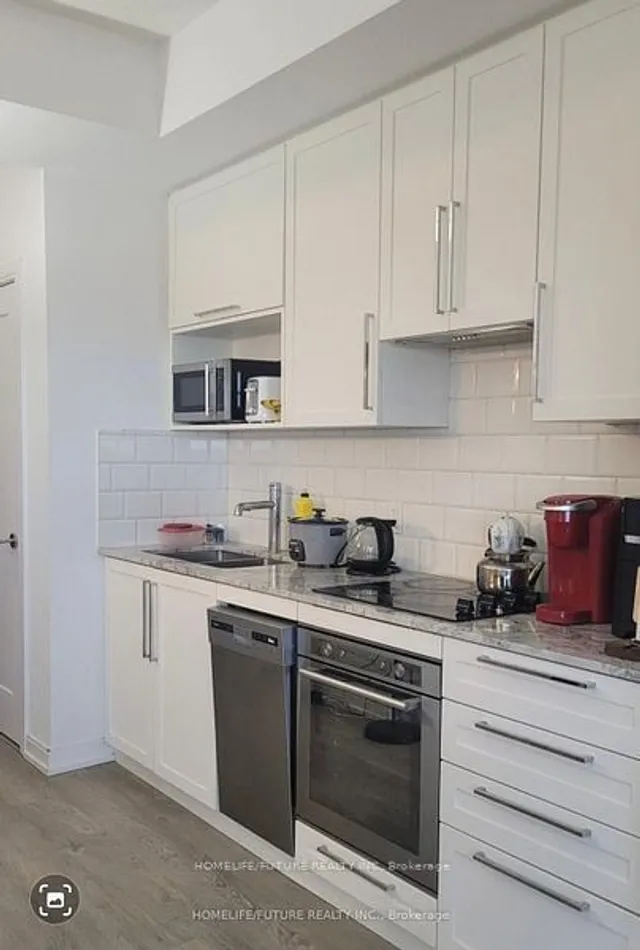 Additional image 3 of 275 Village Green Sq Unit 3121