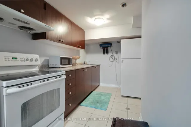 Additional image 31 of 29 Flowertown Ave Brampton Ave