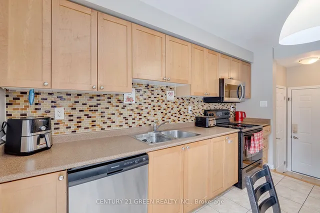 Additional image 14 of 843 Gifford Cres