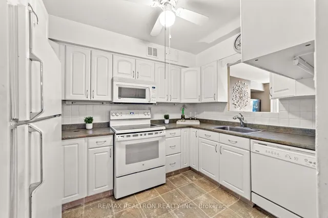 Additional image 4 of 1360 YORK MILLS Rd Unit 801