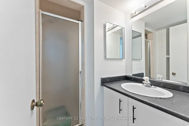 Additional image 39 of 228 St George St Unit 3