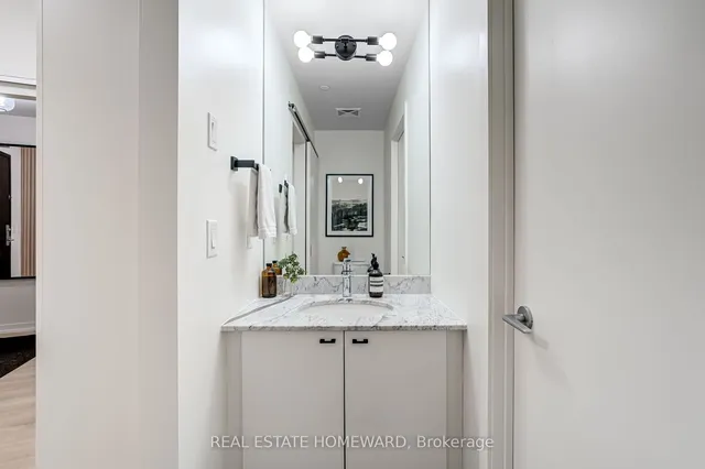 Additional image 23 of 51 East Liberty St Unit 1207