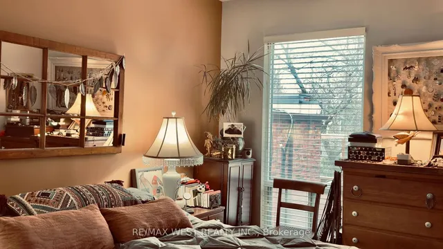 Additional image 8 of 1061 Bathurst St