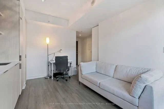 Additional image 12 of 6 Parkwood Ave Unit 303