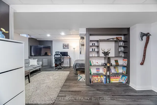 Additional image 33 of 1071 Kennedy Circ