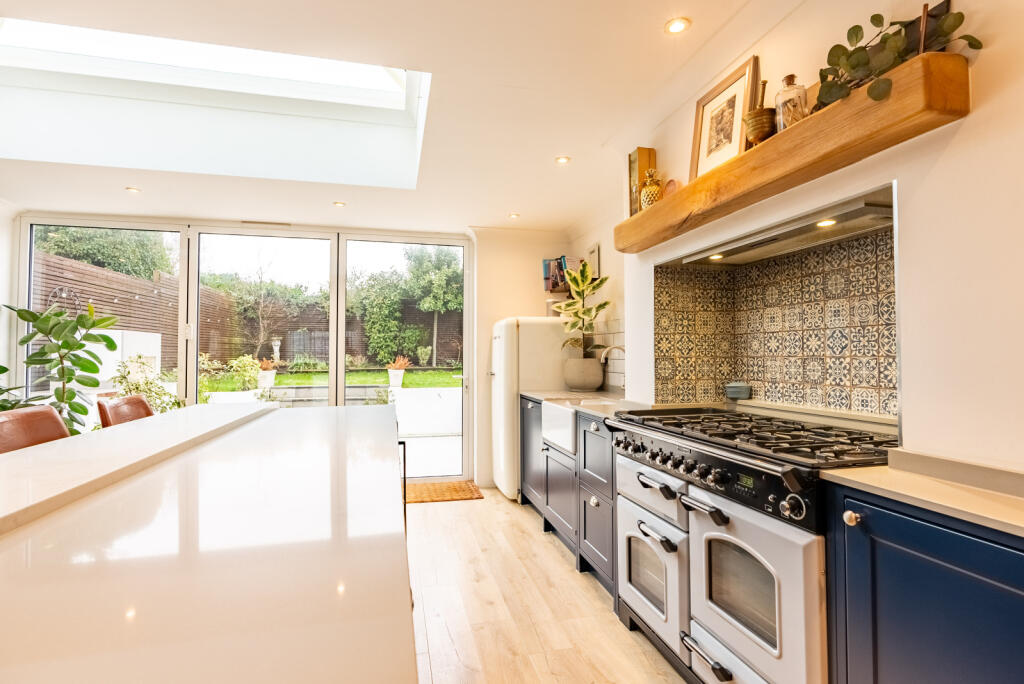 Additional image 9 of Park Lane, Colney Heath, St. Albans, Hertfordshire, AL4