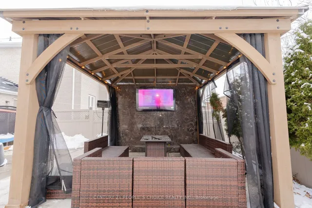 Additional image 36 of 39 Huntspoint Dr