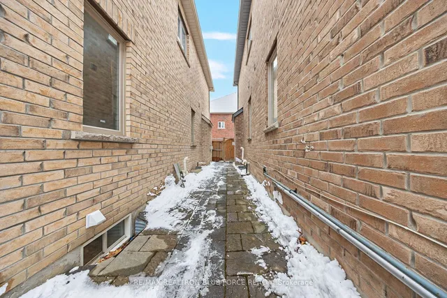 Additional image 34 of 27 Goldthread Terr