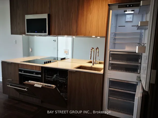 Additional image 2 of 609 Avenue Rd Unit 805