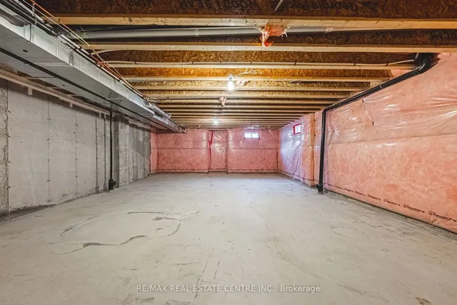 Additional image 36 of 23 Little Britain Cres