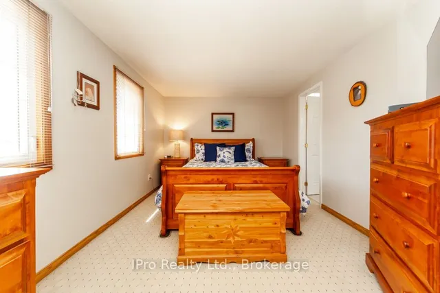 Additional image 24 of 847 Cedarbrae Ave