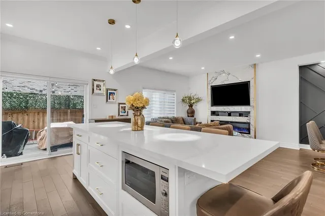 Additional image 14 of 122 Shoreview Pl