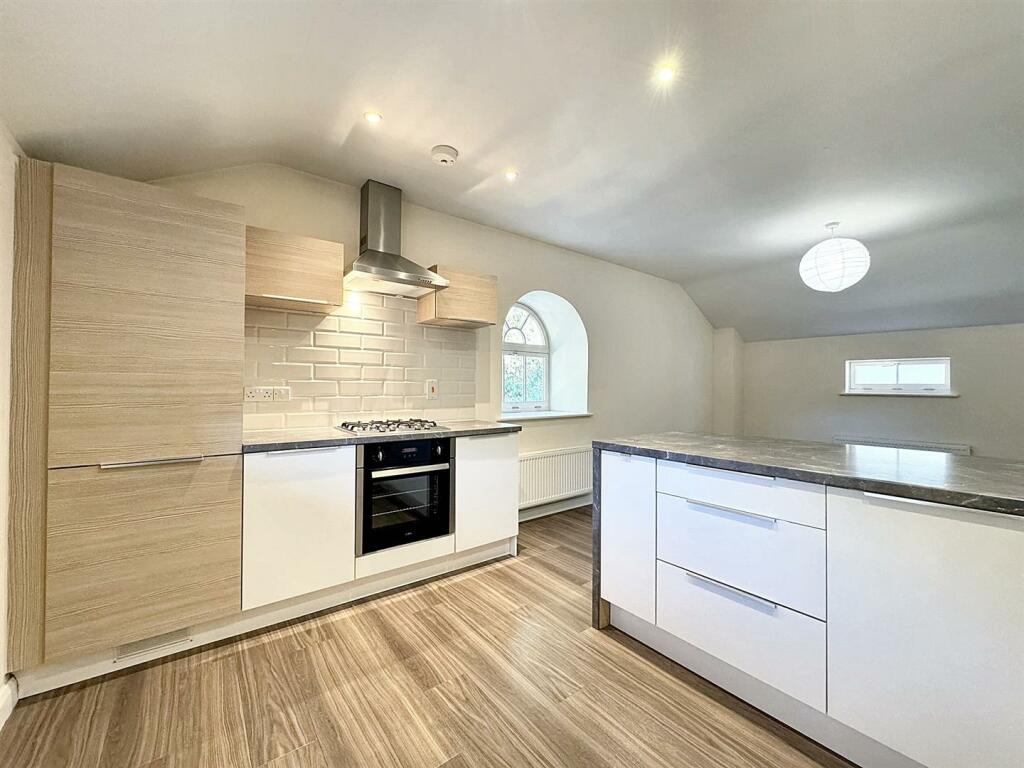 Additional image 10 of High Street, Oakhill