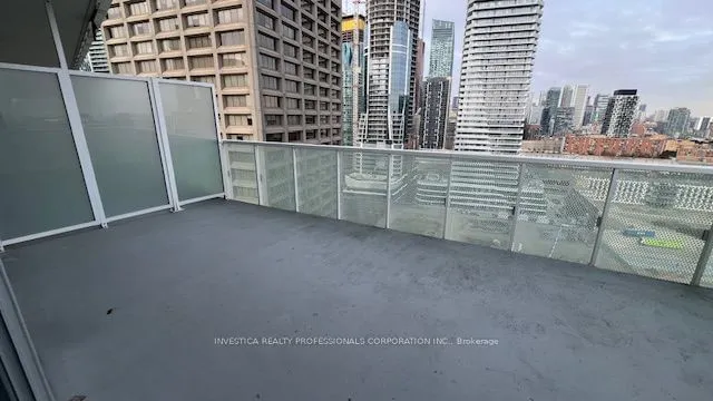 Additional image 28 of 15 Queens Quay Unit 2009