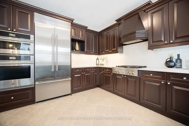 Additional image 15 of 220 EDGEWATER Cres