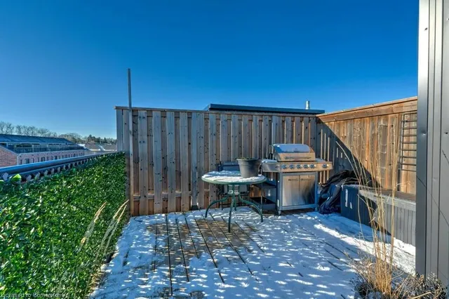 Additional image 36 of 219 Dundas St Unit 44