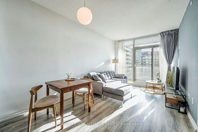 Additional image 6 of 62 Forest Manor Rd Unit 2007