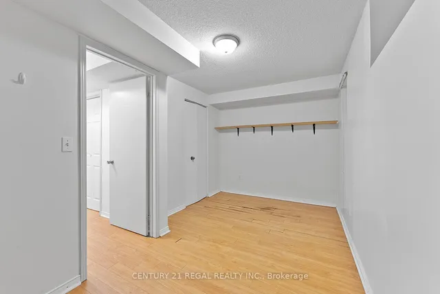Additional image 31 of 228 St George St Unit 3